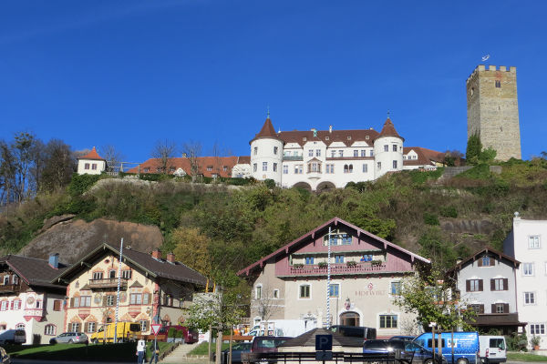 Neubeuern - Ansicht vom Marktplatz aus - © RoRadln - Kurt Schmidt