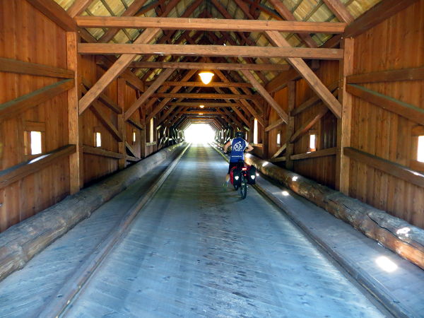 Holzbr&uuml;cke &uuml;ber die Eger bei Radosov - © RoRadln - Kurt Schmidt