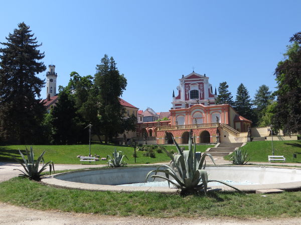 Im Schlosspark von  Klasterce nad Ohri - © RoRadln - Kurt Schmidt