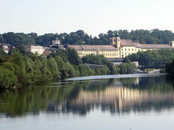 Benediktiner Stift Lambach - © RoRadln - Kurt Schmidt