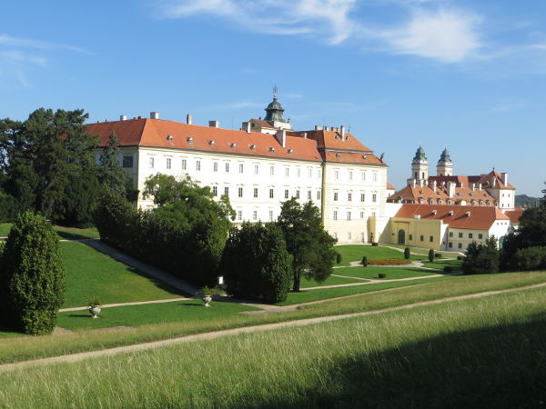 Valtice - Schlosspark und Schloss - © RoRadln - Kurt Schmidt