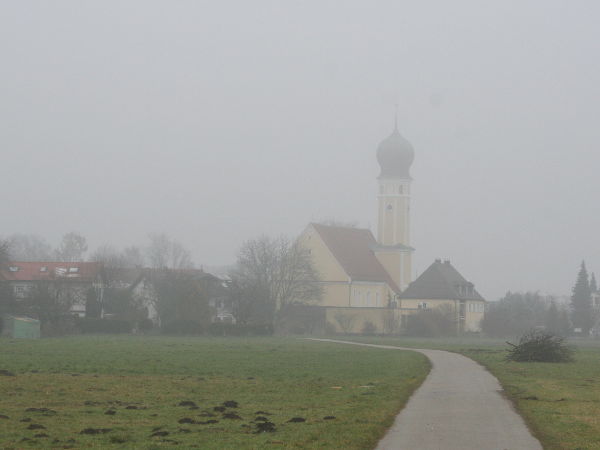 Kirche Heilig Blut im Nebel - © RoRadln - Kurt Schmidt