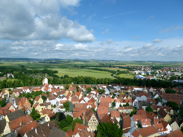 N&ouml;rdlingen vom Daniel mit Kraterrand am Horizont - © RoRadln - Kurt Schmidt
