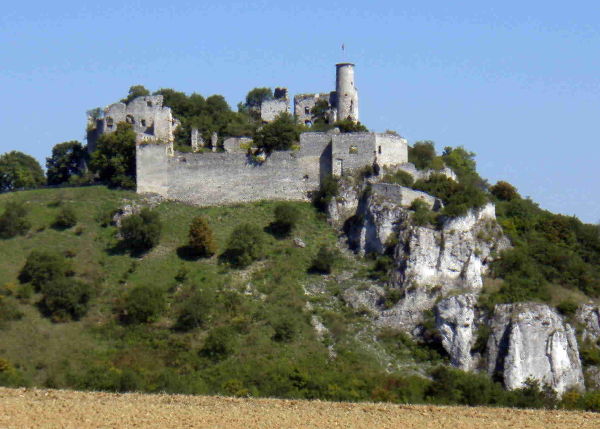 Weinviertel: Burg Falkenstein - © RoRadln - Rainer Miltenberger