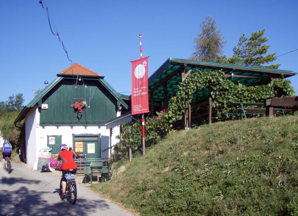 Heuriger Preissls Kellergew&ouml;lb - © RoRadln - Rainer Miltenberger