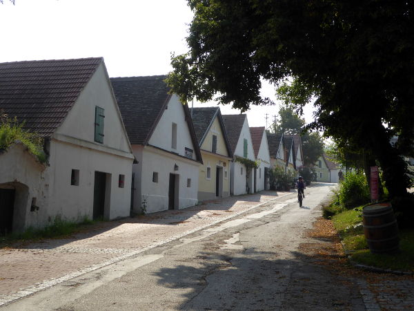 Falkenstein Kellergasse - © RoRadln - Kurt Schmidt