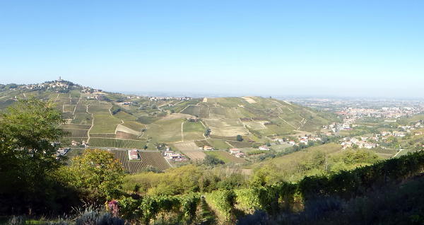 Castello di Cigognola, rechts unten Broni - © RoRadln - Kurt Schmidt