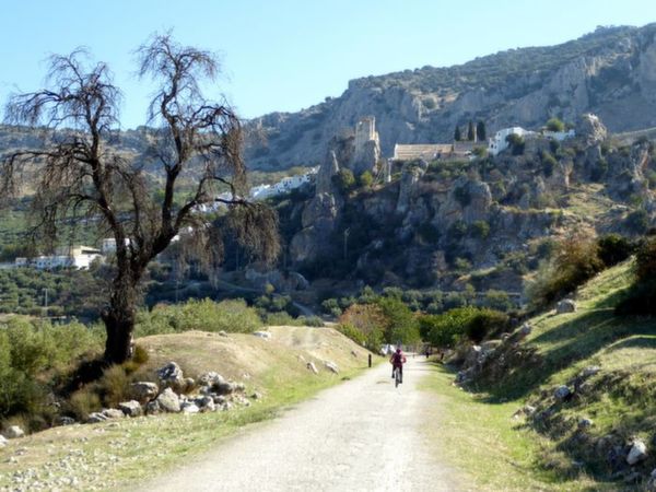 Via Verde del Aceite - Blick auf Zuheros - © RoRadln - Kurt Schmidt