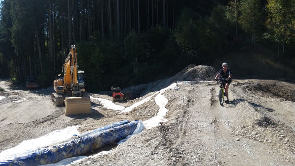 Und pl&ouml;tzlich war der Radweg zu Ende - © RoRadln - Kurt Schmidt