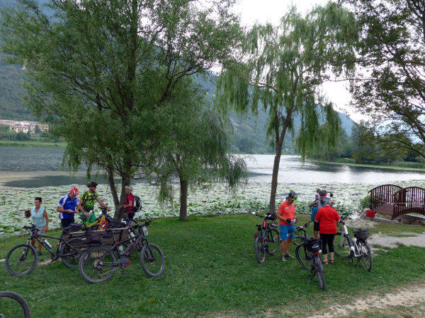 Radgruppe am Lago di Santa Maria - © RoRadln - Manfred Sch&uuml;tz