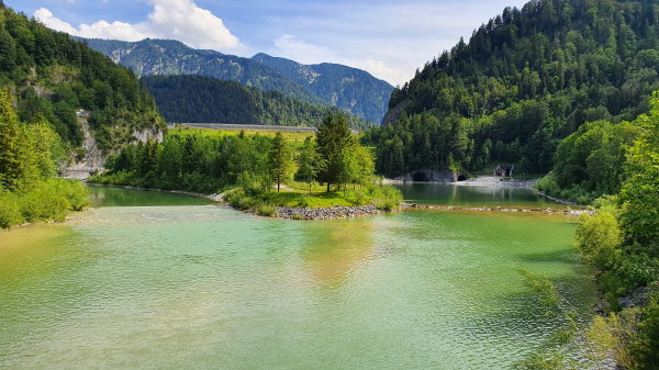 Abfluss der Isar aus dem Sylvensteinsee - © RoRadln - Kurt Schmidt
