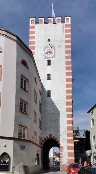M&uuml;hldorf - Nagelschmiedturm 12. Jh. - © RoRadln - Reinhard Rolle