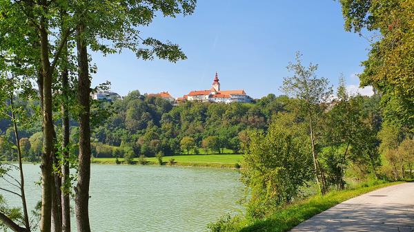 V&ouml;lkermarkter See - Blick auf V&ouml;lkermarkt - © RoRadln - Kurt Schmidt