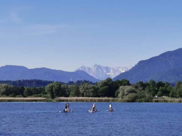 Stehpaddler auf dem Chiemsee - © RoRadln - Reinhard Rolle