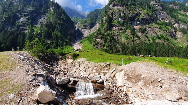 Stilluptal - Wasserfall und Lawinenreste - © RoRadln - Kurt Schmidt