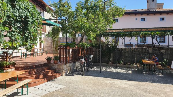 Osmiza in Samatorza - © RoRadln - Kurt Schmidt