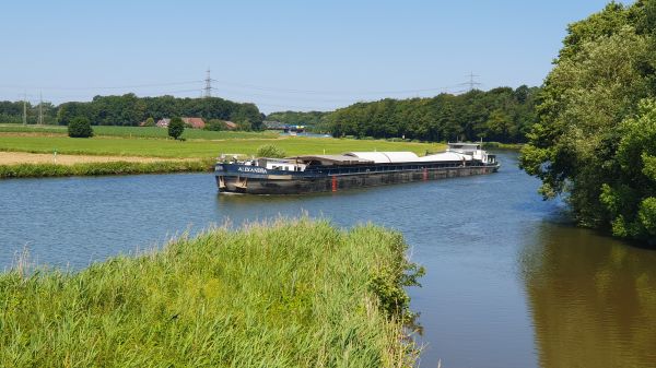 Zusammenfluss von Dortmund-Ems-Kanal und Ems nahe Lingen - © RoRadln - Kurt Schmidt
