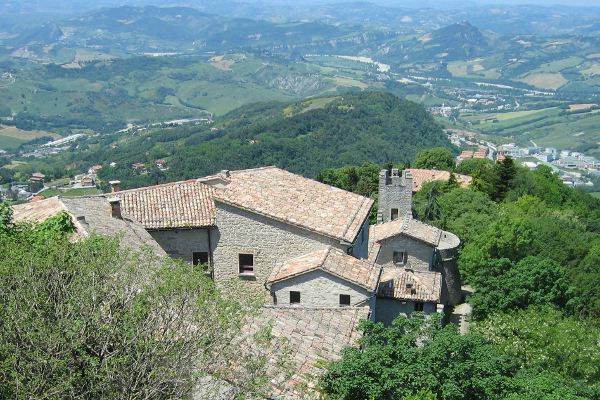 Blick von San Marino nach Westen - © RoRadln - Kurt Schmidt