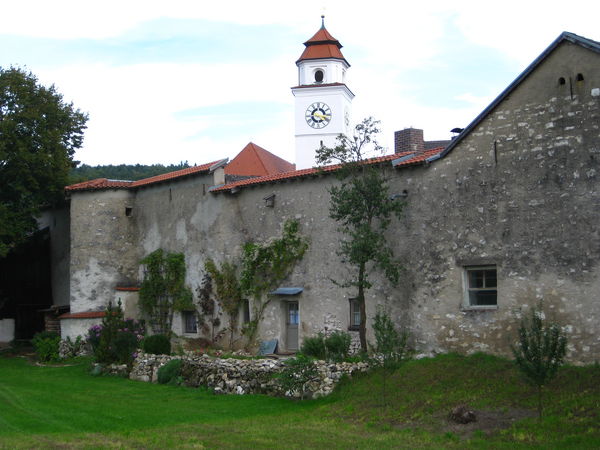 Dollnstein - umgeben von der Stadtmauer - © RoRadln - Kurt Schmidt