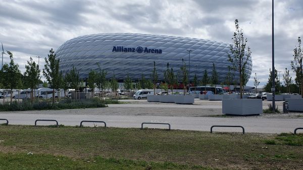 Allianz Arena - M&uuml;nchen - © RoRadln - Kurt Schmidt