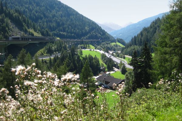 Eisacktal-Radweg - Blick auf die Autostrada - © RoRadln - Kurt Schmidt
