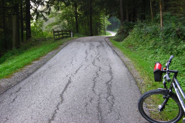 Eisacktal-Radweg - Wegverlauf oberhalb von Stilfes - © RoRadln - Kurt Schmidt