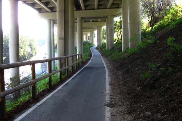 Eisacktal-Radweg - Unter der Autobahn bei Franzensfeste - © RoRadln - Kurt Schmidt