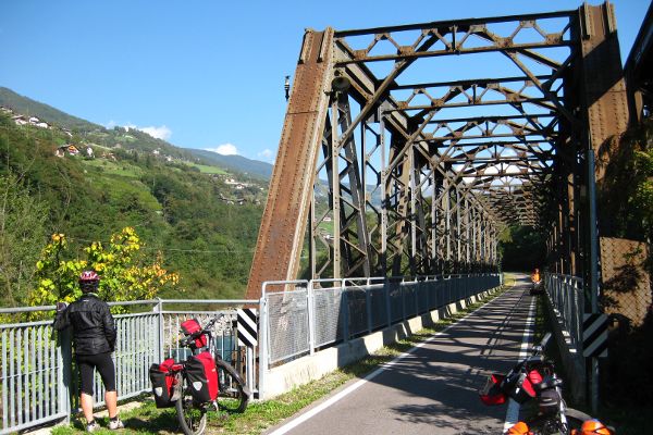 Eisacktal-Radweg - Eisenbahnbr&uuml;cke - © RoRadln - Kurt Schmidt