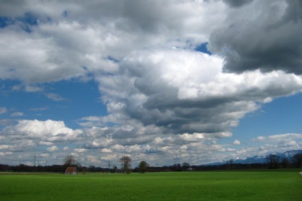 Wolken im Alpenvorland bei Au (Bad Aibling) - © RoRadln - Kurt Schmidt