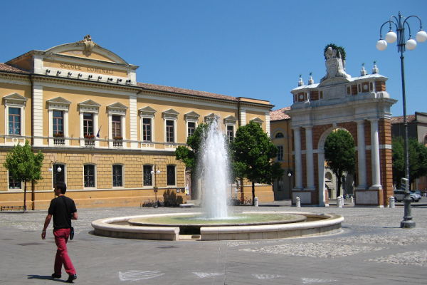 Marktplatz von Santarcangelo - © RoRadln - Kurt Schmidt