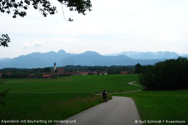 Alpenblick mit Beyharting im Vordergrund - © RoRadln - Kurt Schmidt