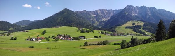 Panorama mit Tiroler Heuberg und Pyramidenspitze - © RoRadln - Kurt Schmidt