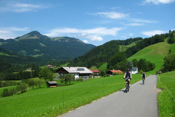 Blick auf den Spitzstein bei Ritzgraben - © RoRadln - Kurt Schmidt