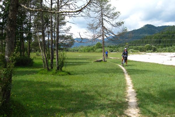 Unterwegs im Isar-Flussbett - © RoRadln - Kurt Schmidt