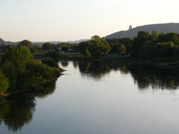Blick von Minden/Weser auf die Porta Westfalica - © RoRadln - Kurt Schmidt
