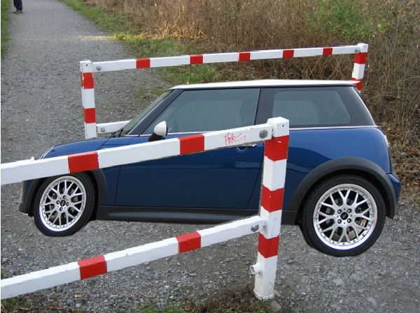 Barriere f&uuml;r den Autoverkehr - © RoRadln - Kurt Schmidt