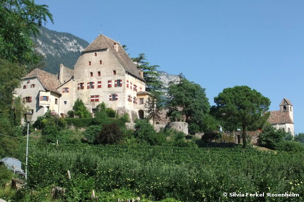 Schloss Englar in Eppan - © RoRadln - Silvia Forkel