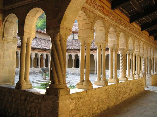 Abbazia di Follina: romanischer Kreuzgang - © RoRadln - Kurt Schmidt