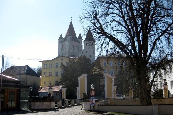 Haag in Oberbayern mit Burg - © RoRadln - Kurt Schmidt