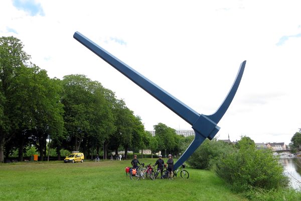 Documenta-Objekt: Kreuzhacke - © RoRadln - Kurt Schmidt
